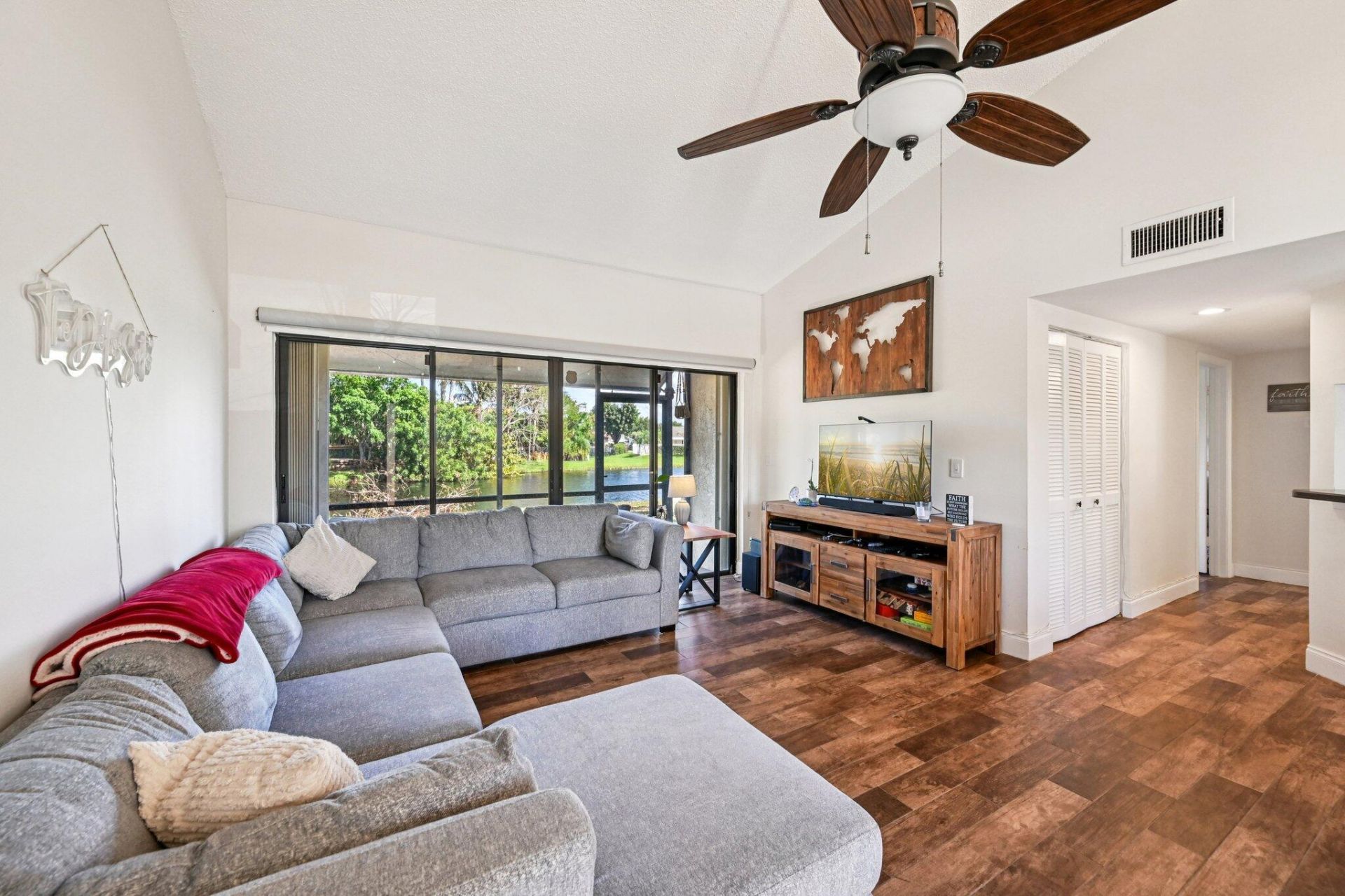 22 Via De Casas Sur, Unit 103, Boynton Beach, FL 33426 Photo