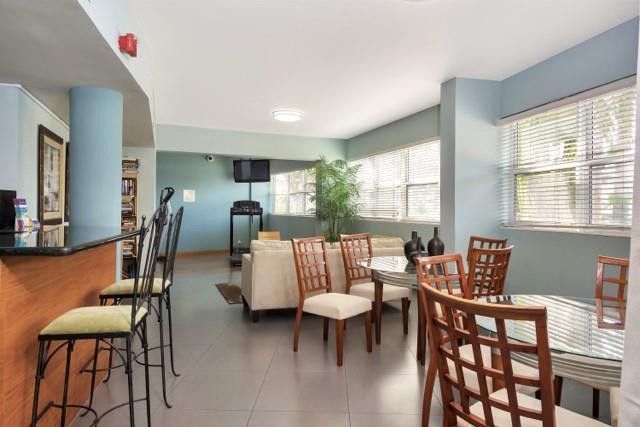 3250 NE 28th Street, Unit 105, Fort Lauderdale, FL 33308 Photo