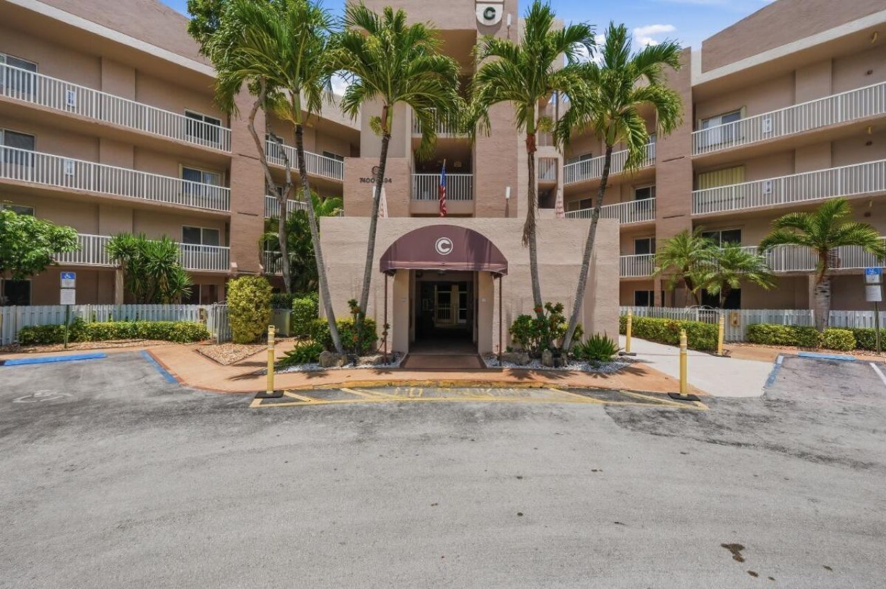 7440 Trent Drive, Unit 209, Tamarac, FL 33321 Photo