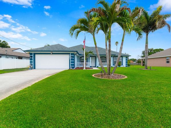 2601 SE Caladium Avenue, Port St. Lucie, FL 34952