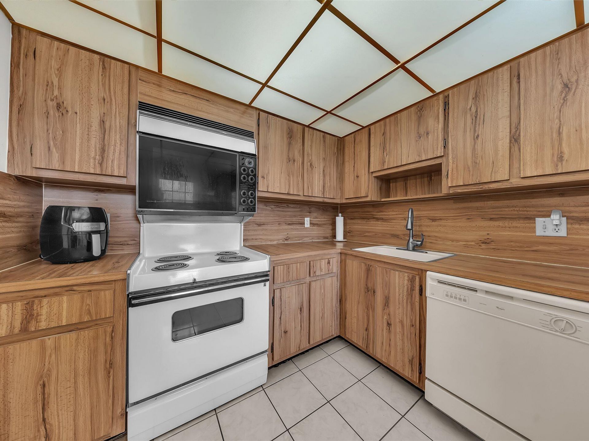 4030 W Palm Aire Drive, Unit 503, Pompano Beach, FL 33069 Photo