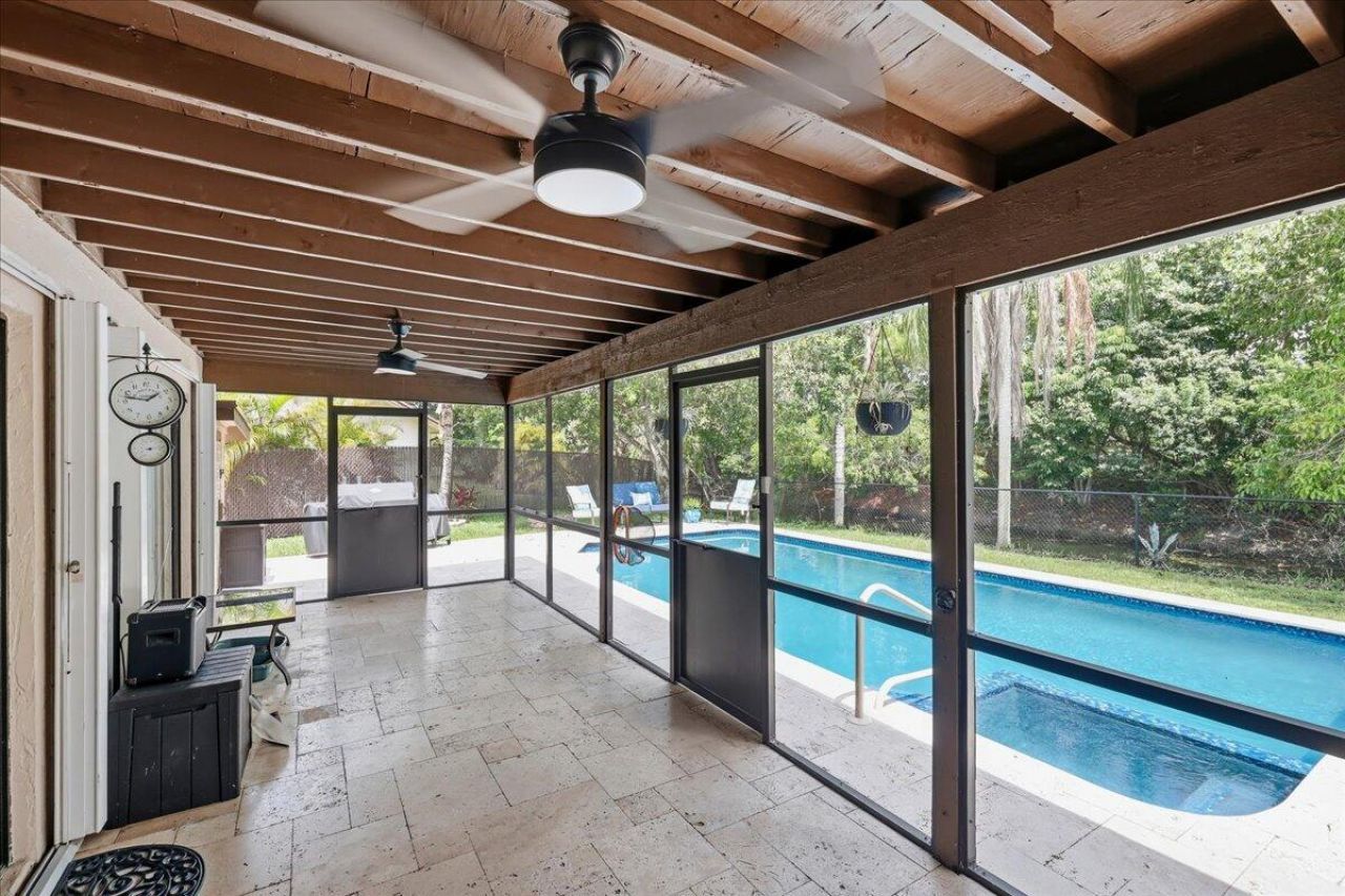 7041 NW 23rd Street, Margate, FL 33063 Photo