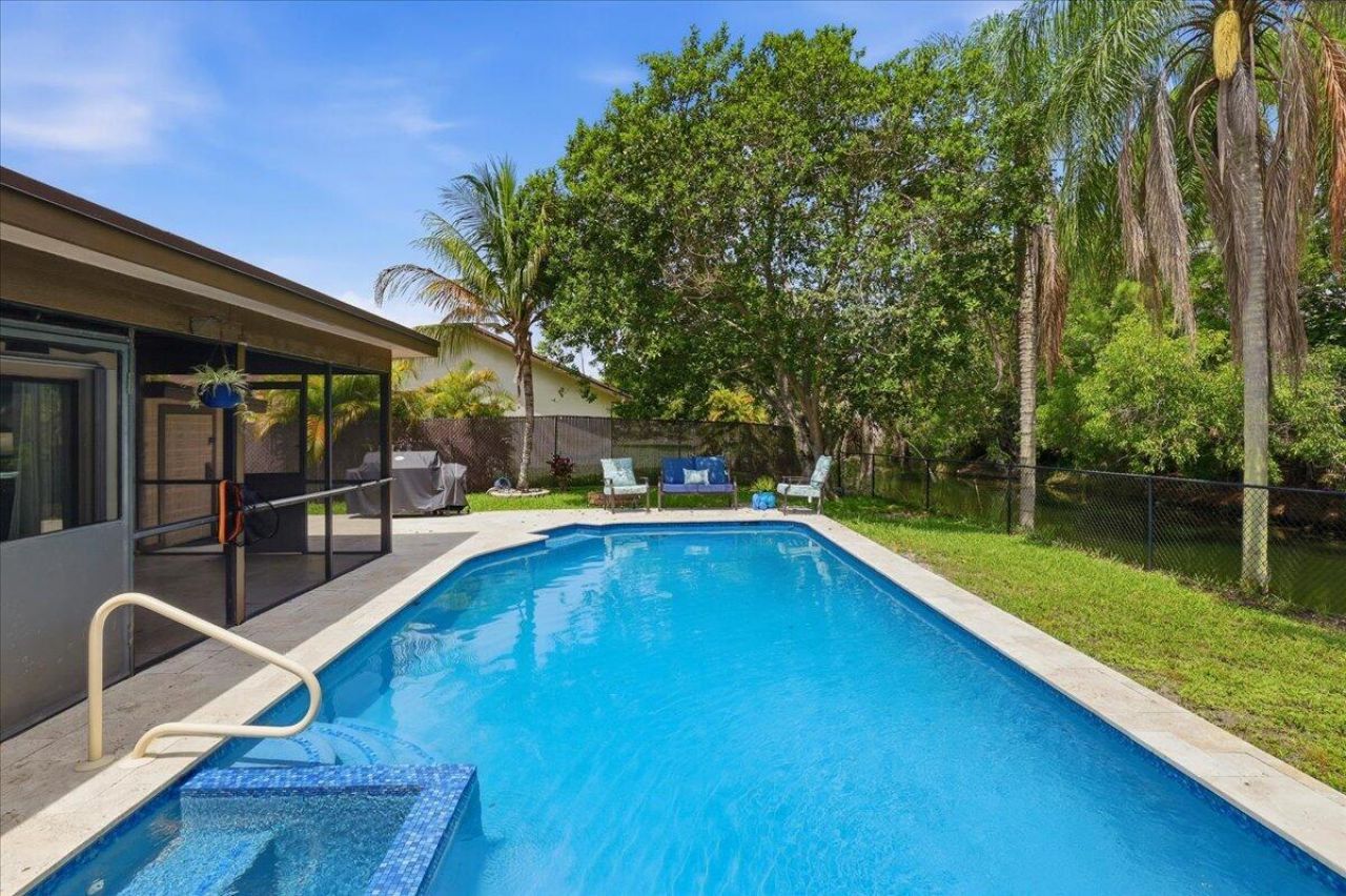 7041 NW 23rd Street, Margate, FL 33063 Photo
