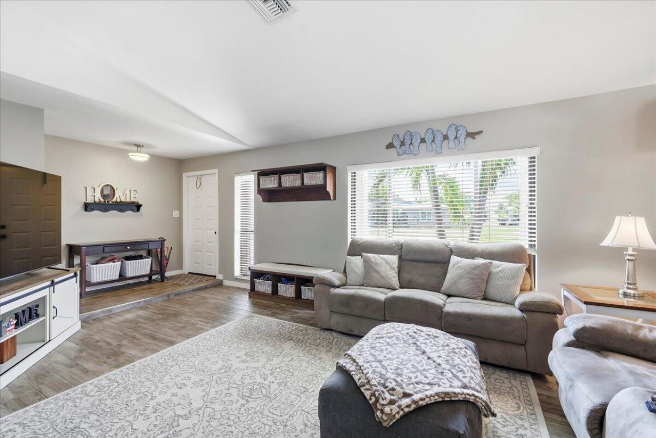 7041 NW 23rd Street, Margate, FL 33063 Photo