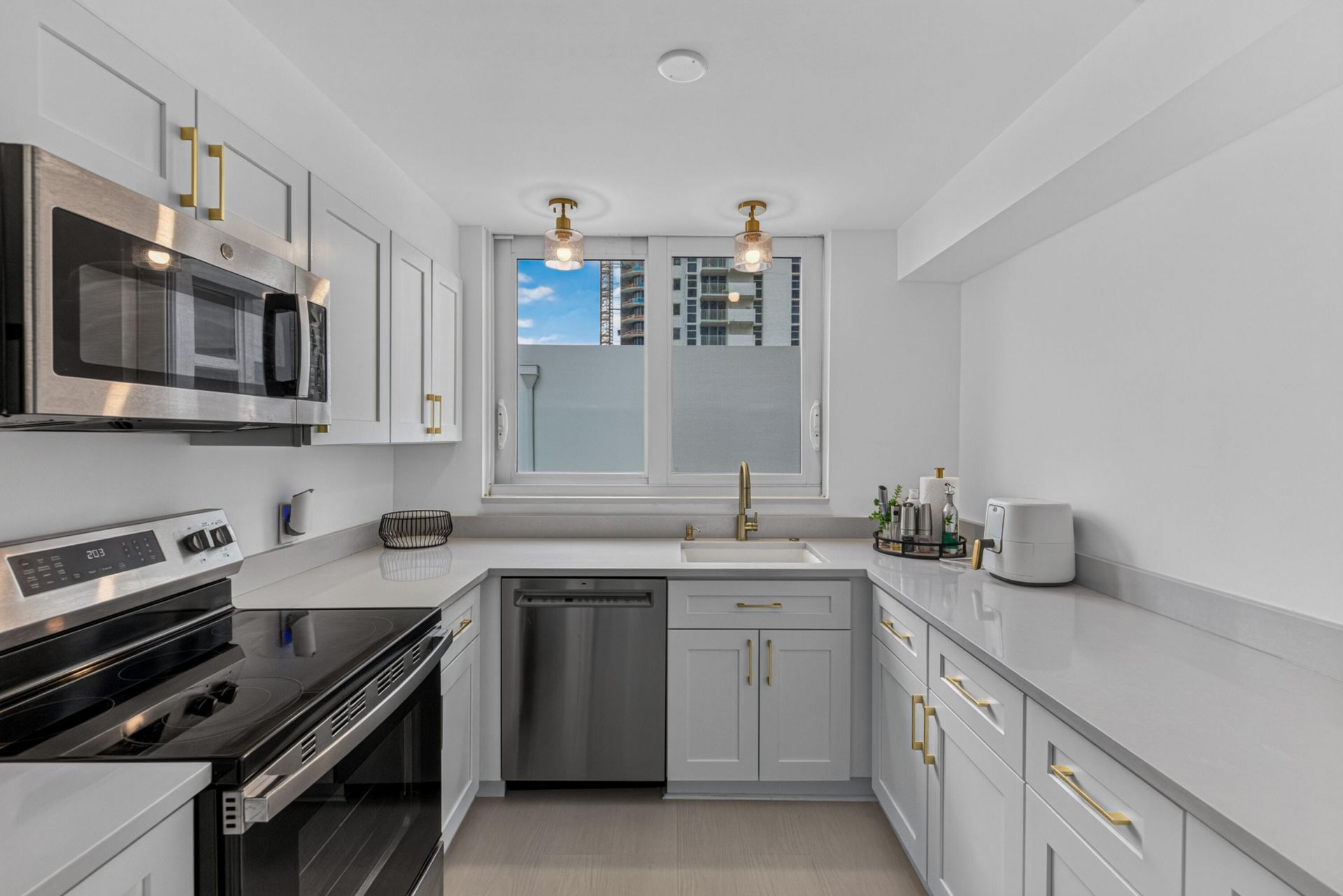 1370 S Ocean Boulevard, Unit 405, Pompano Beach, FL 33062 Photo