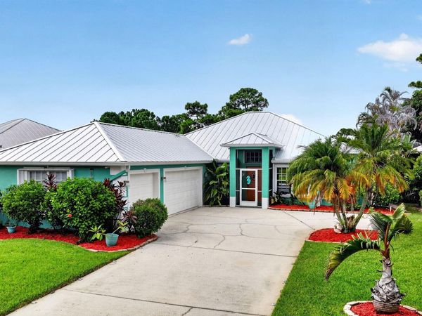 482 NW Sunflower Place, Jensen Beach, FL 34957