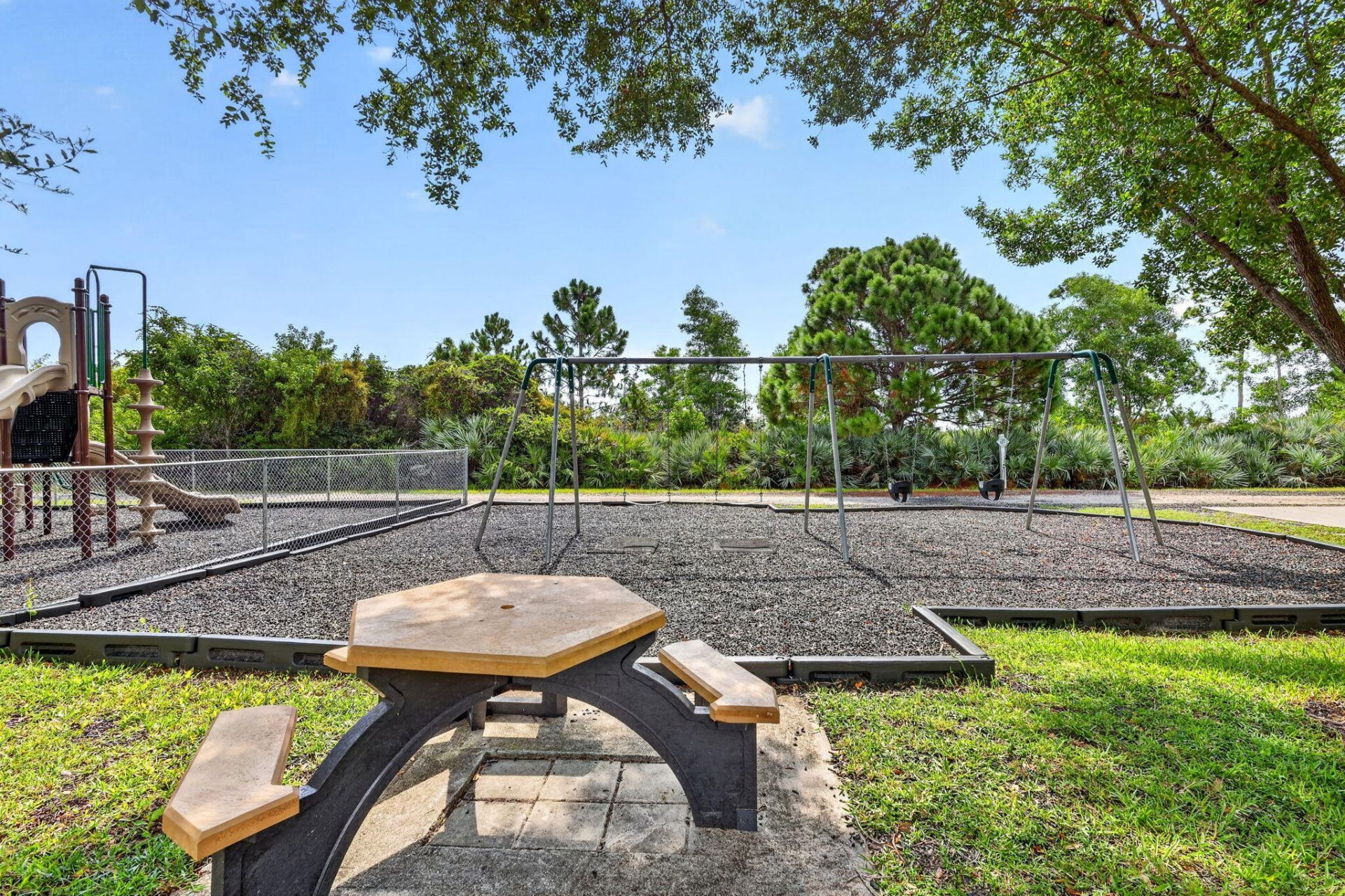482 NW Sunflower Place, Jensen Beach, FL 34957 Photo