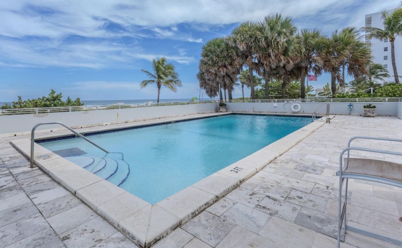 465 Ocean Drive, Unit 320, Miami Beach, FL 33139 Photo