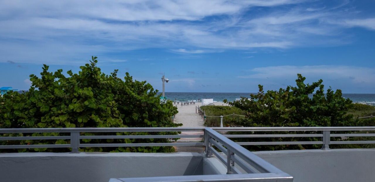 465 Ocean Drive, Unit 320, Miami Beach, FL 33139 Photo