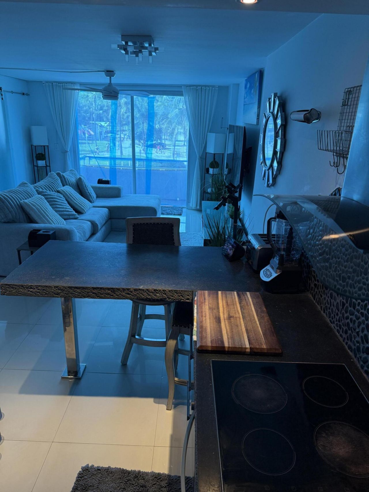 465 Ocean Drive, Unit 320, Miami Beach, FL 33139 Photo