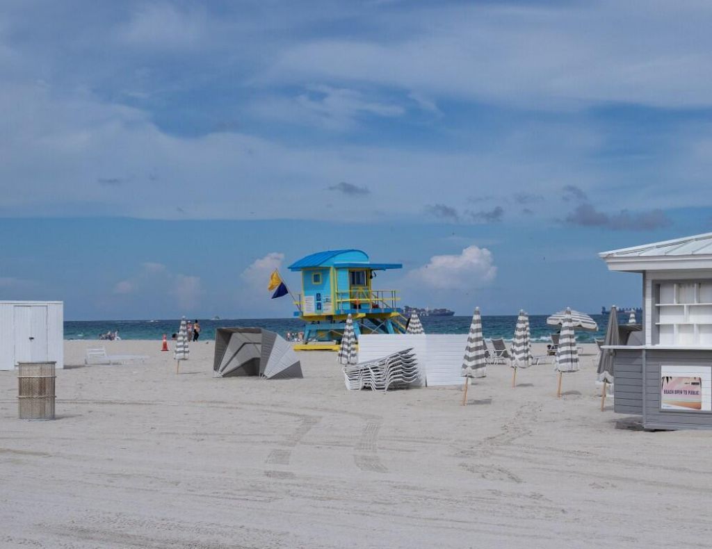 465 Ocean Drive, Unit 320, Miami Beach, FL 33139 Photo