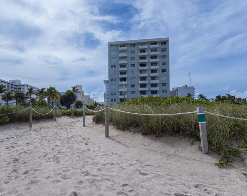 465 Ocean Drive, Unit 320, Miami Beach, FL 33139 Photo