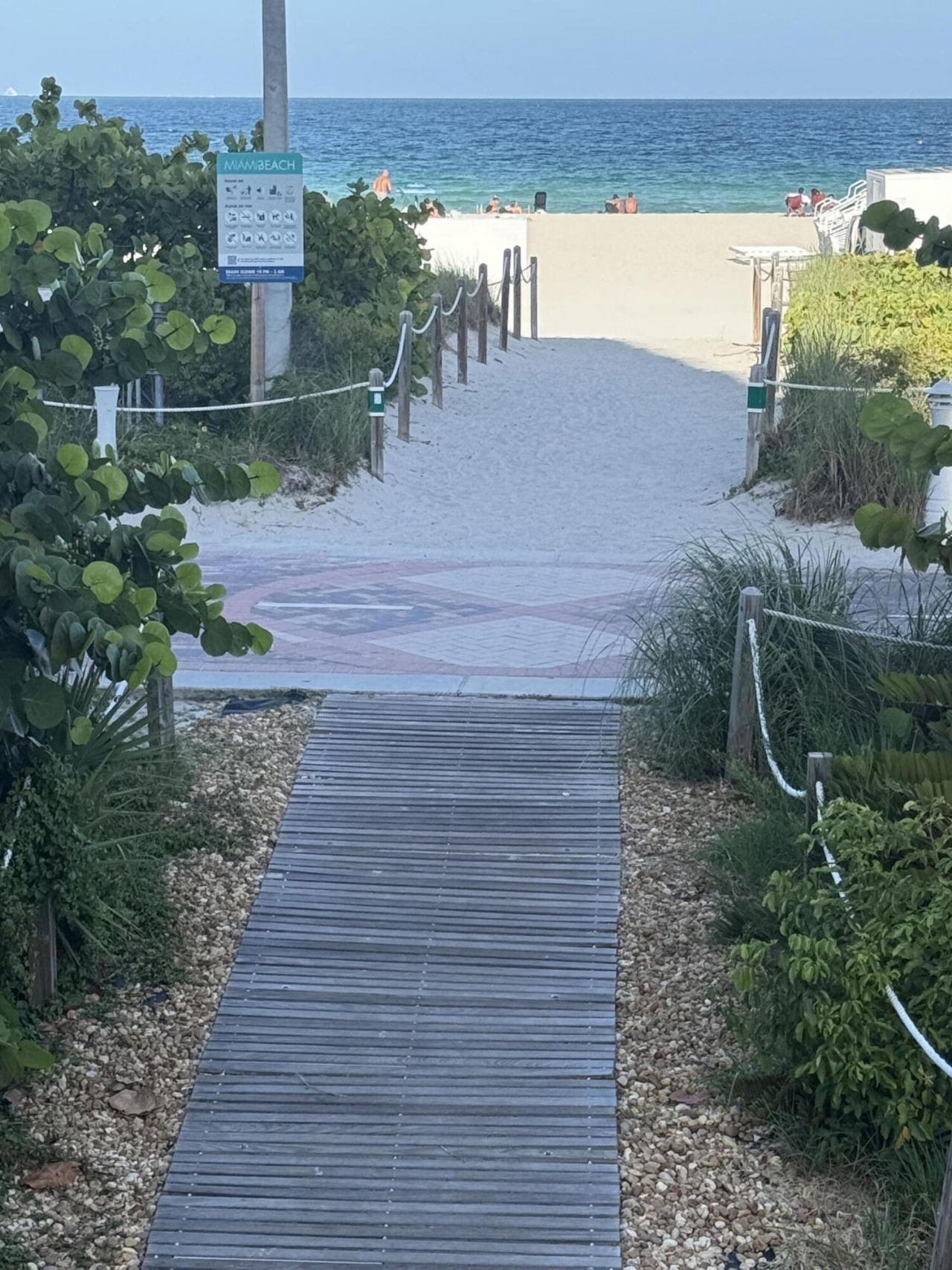 465 Ocean Drive, Unit 320, Miami Beach, FL 33139 Photo