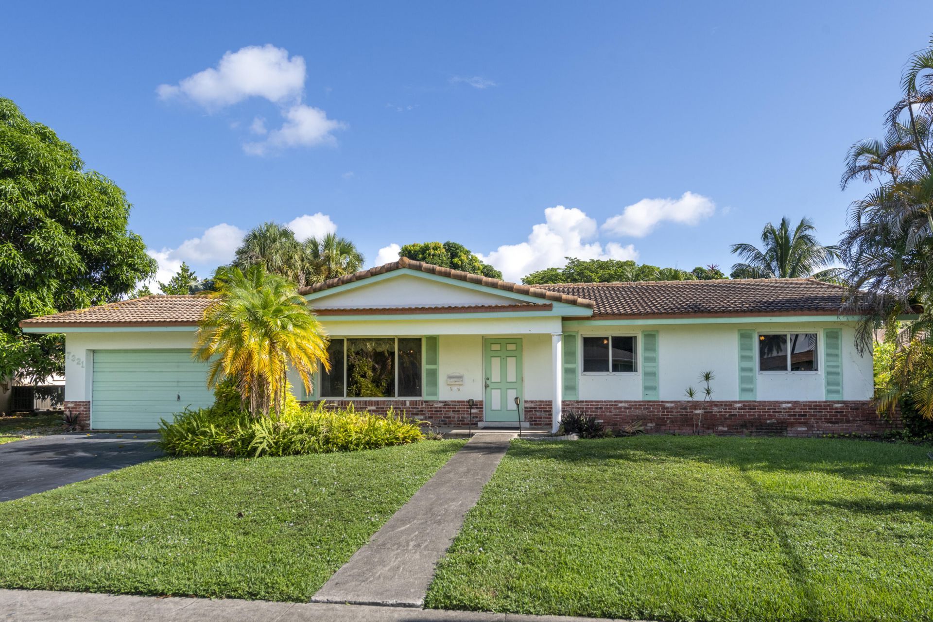 7321 NW 14th Street, Plantation, FL 33313 Photo