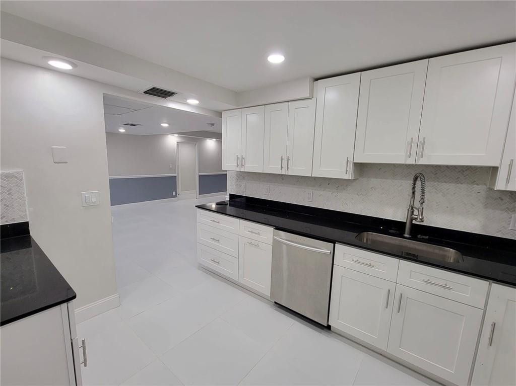 800 E Cypress Lane, Unit 202, Pompano Beach, FL 33069 Photo