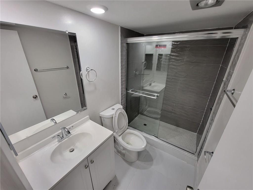 800 E Cypress Lane, Unit 202, Pompano Beach, FL 33069 Photo