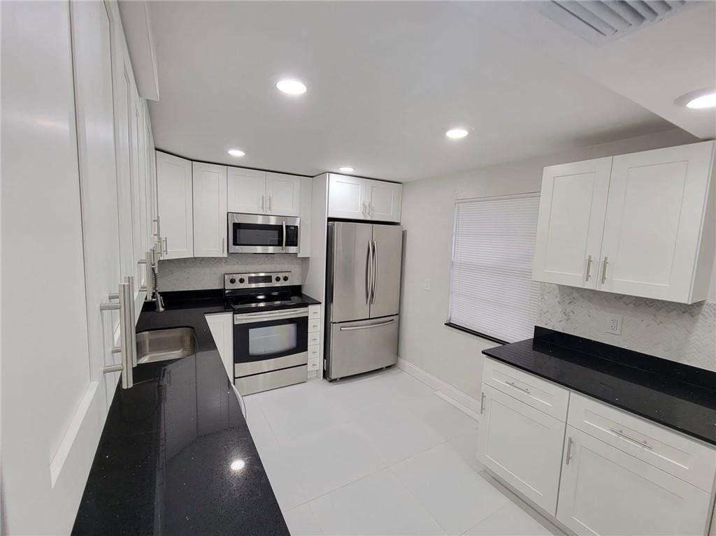 800 E Cypress Lane, Unit 202, Pompano Beach, FL 33069 Photo