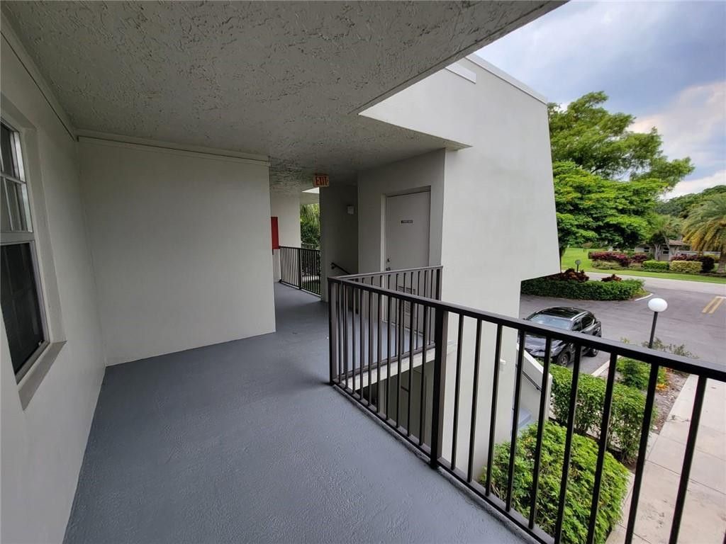 800 E Cypress Lane, Unit 202, Pompano Beach, FL 33069 Photo