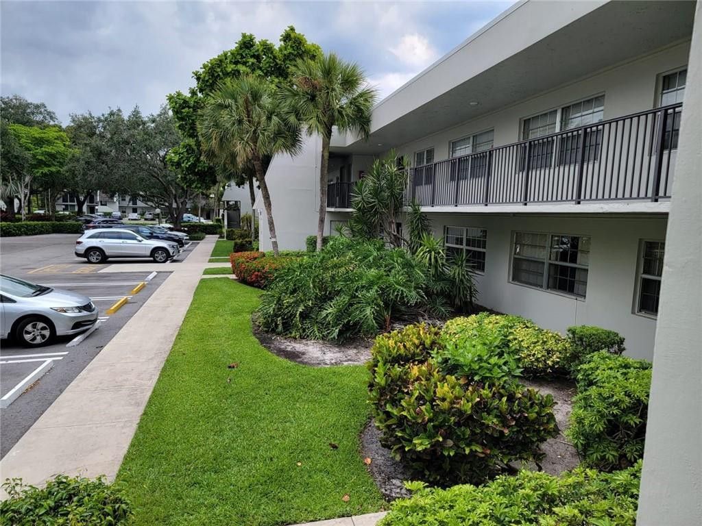 800 E Cypress Lane, Unit 202, Pompano Beach, FL 33069 Photo