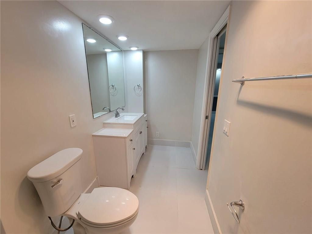 800 E Cypress Lane, Unit 202, Pompano Beach, FL 33069 Photo
