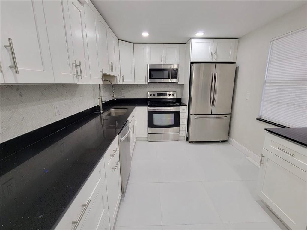 800 E Cypress Lane, Unit 202, Pompano Beach, FL 33069 Photo