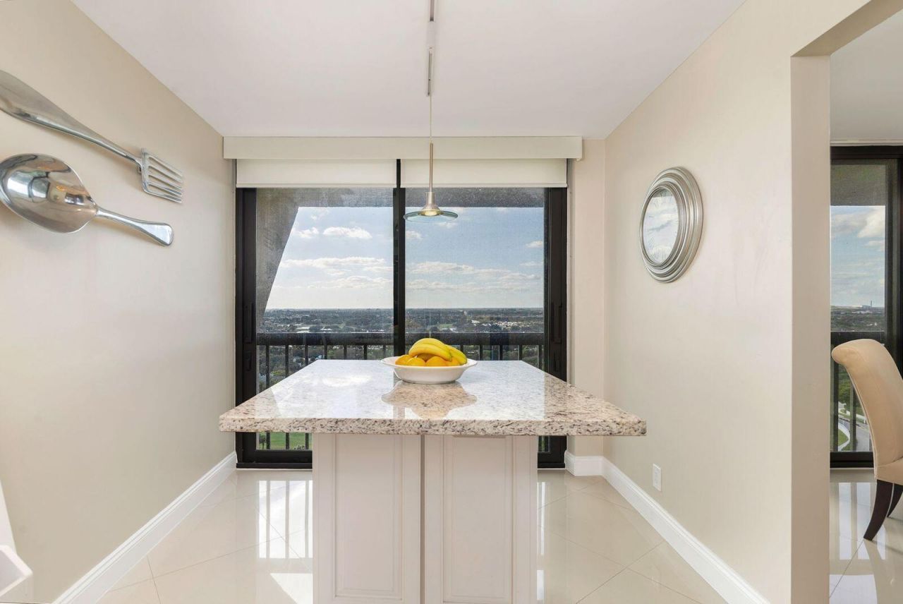 2480 Presidential Way, Unit 1901, West Palm Beach, FL 33401 Photo