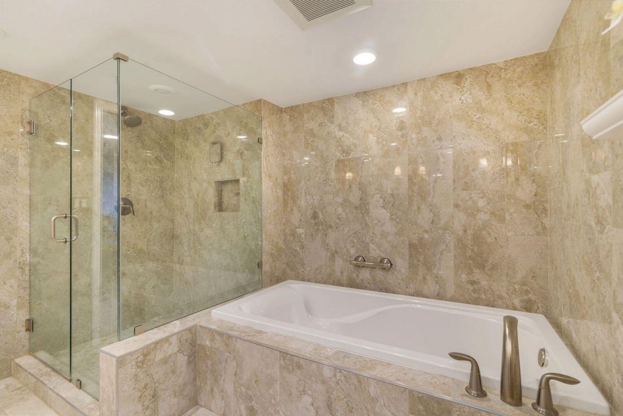 2480 Presidential Way, Unit 1901, West Palm Beach, FL 33401 Photo