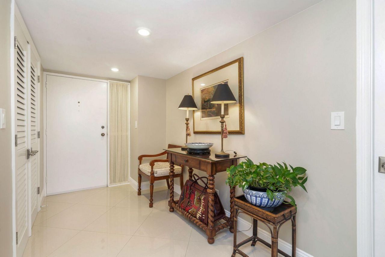 2480 Presidential Way, Unit 1901, West Palm Beach, FL 33401 Photo