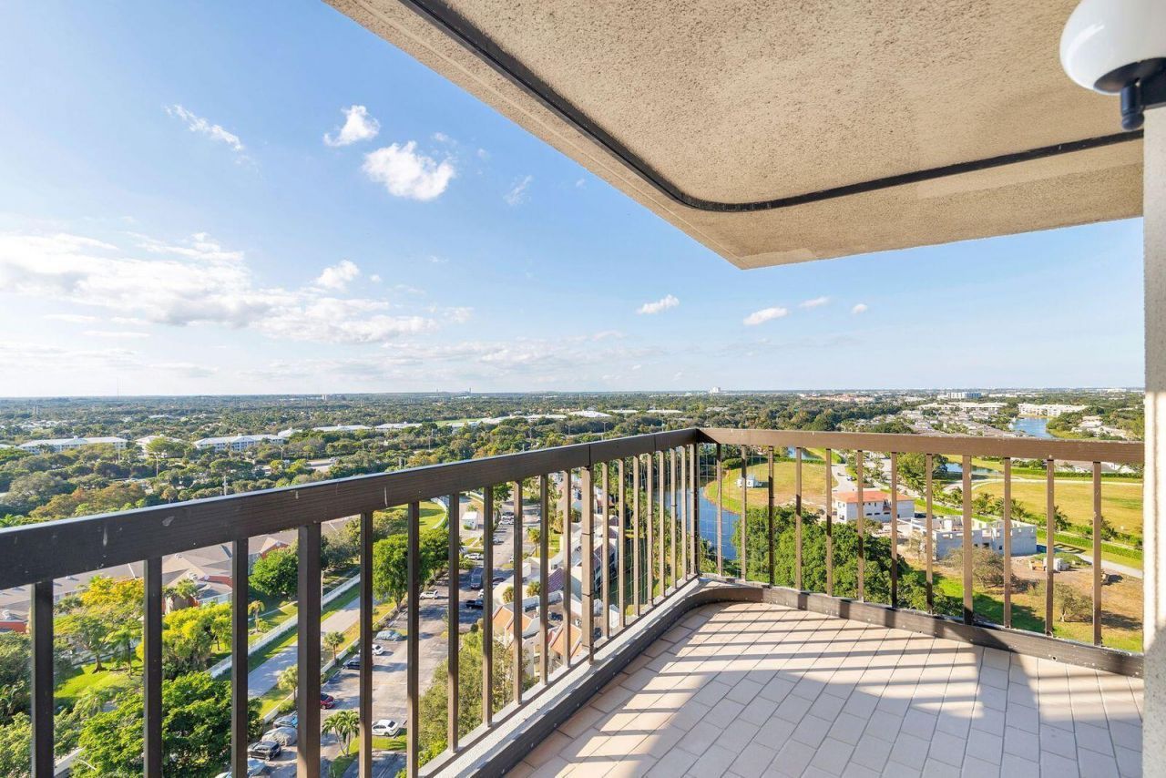 2480 Presidential Way, Unit 1901, West Palm Beach, FL 33401 Photo