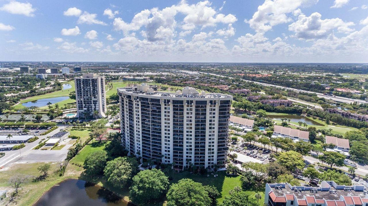 2480 Presidential Way, Unit 1901, West Palm Beach, FL 33401 Photo