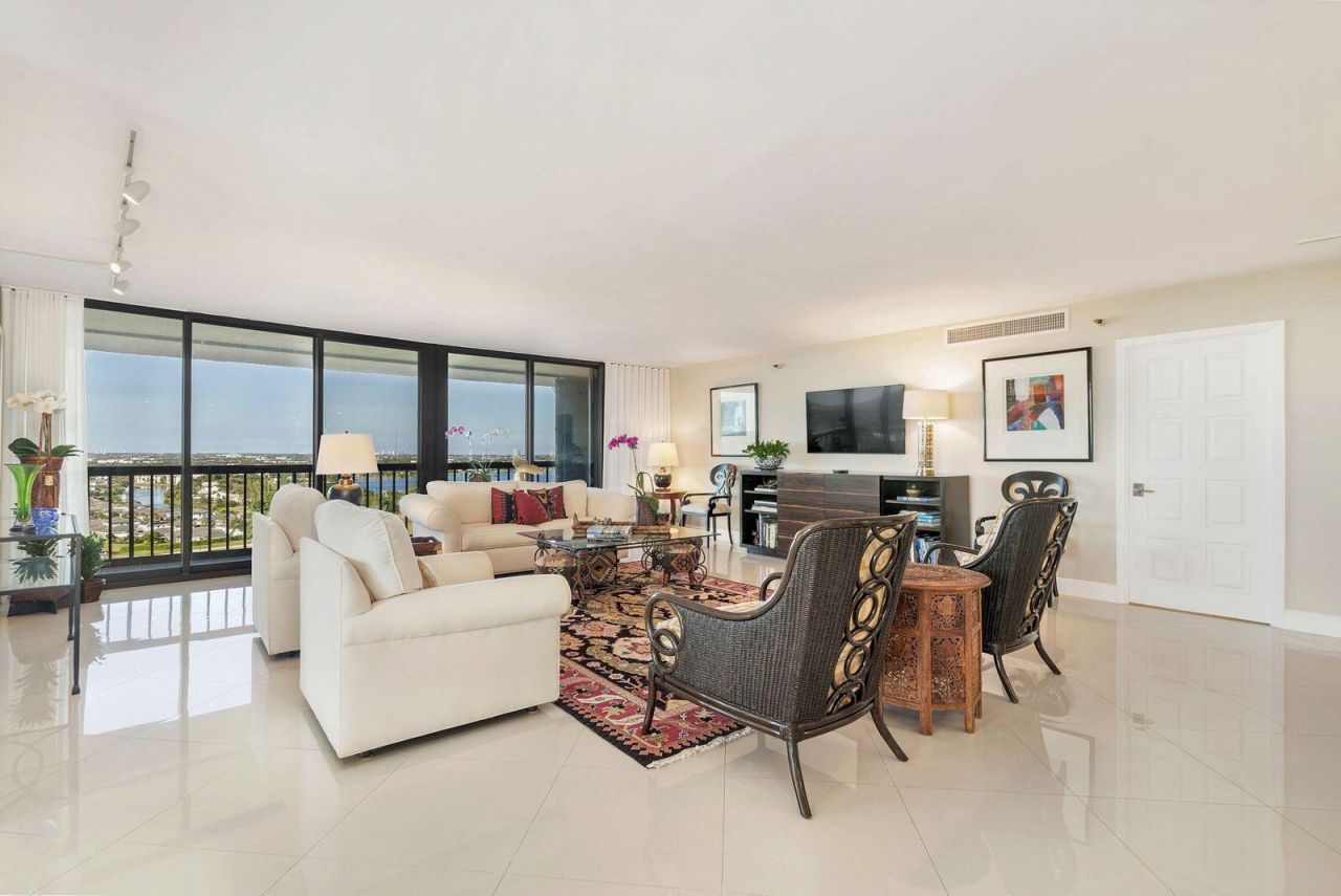 2480 Presidential Way, Unit 1901, West Palm Beach, FL 33401 Photo
