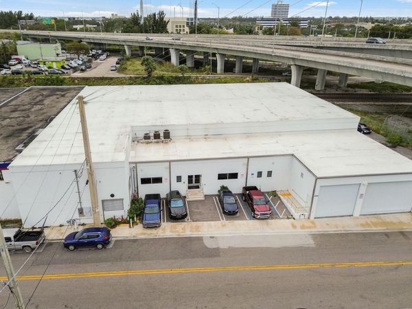 2725 Hillsboro Road, West Palm Beach, FL 33422