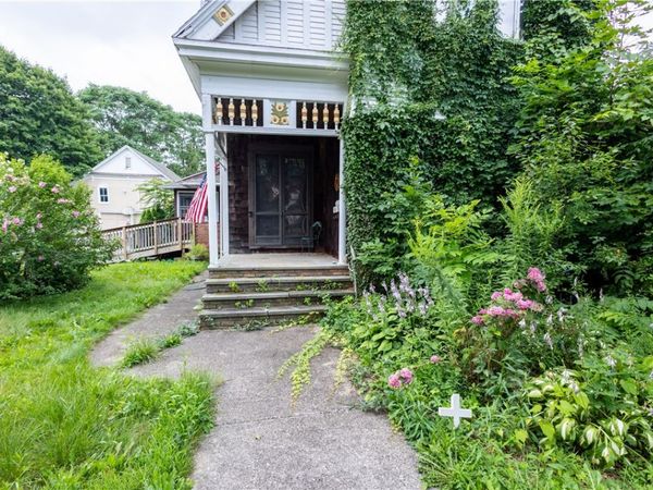 20 Holley Street , Lyons, NY 14489