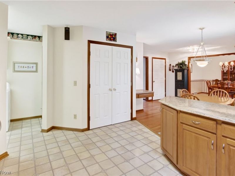 213 Crestland Avenue NW, North Canton, OH 44720 Photo 9