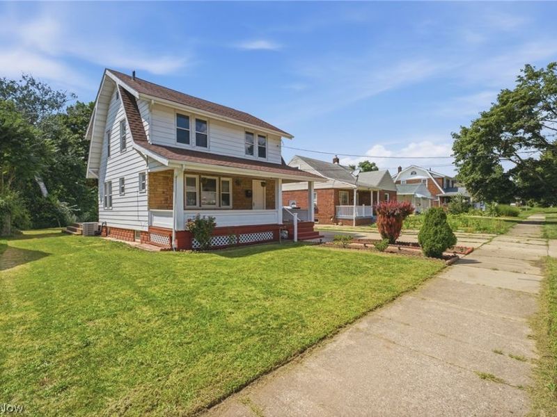 392 Oxford Avenue, Akron, OH 44310 Photo 2