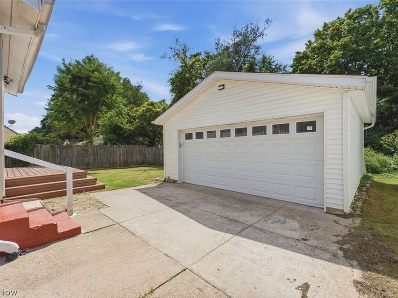 392 Oxford Avenue, Akron, OH 44310 Photo 6