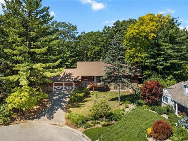 3365 Wildridge Drive NE, Grand Rapids, MI 49525
