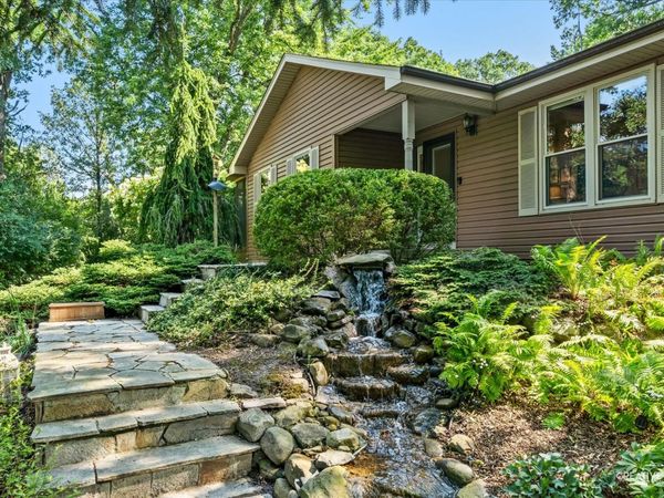 43W996 Oakleaf Drive , Elburn, IL 60119