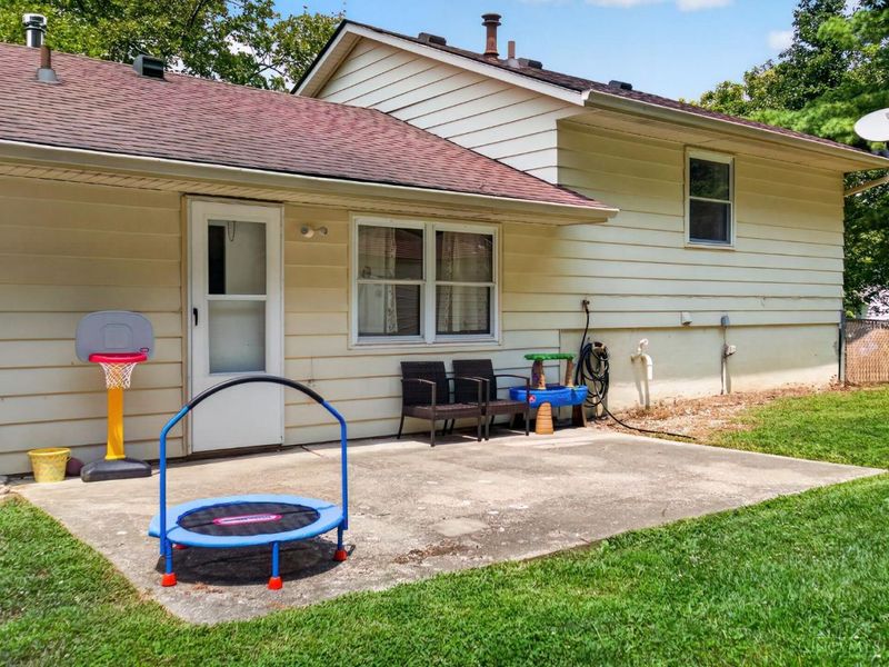 1545 E Meadowbrook Drive, Goshen Twp, OH 45140 Photo 5