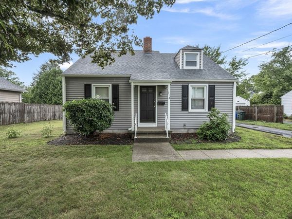 118 Pilgrim Rd, Springfield, MA 01118