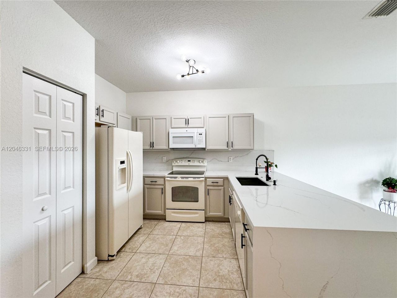3740 NE 3rd Ct , Homestead, FL 33033 Photo