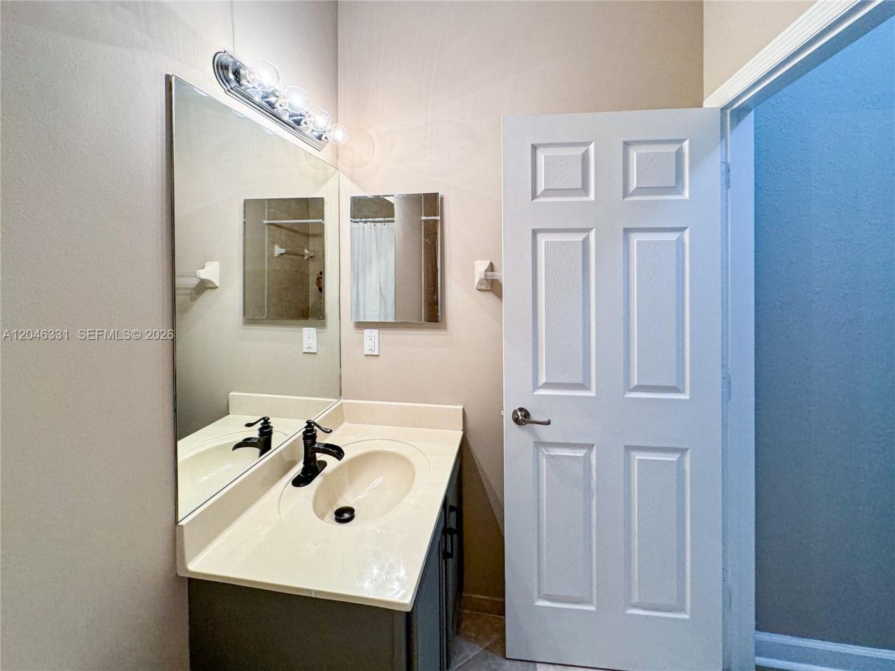 3740 NE 3rd Ct , Homestead, FL 33033 Photo