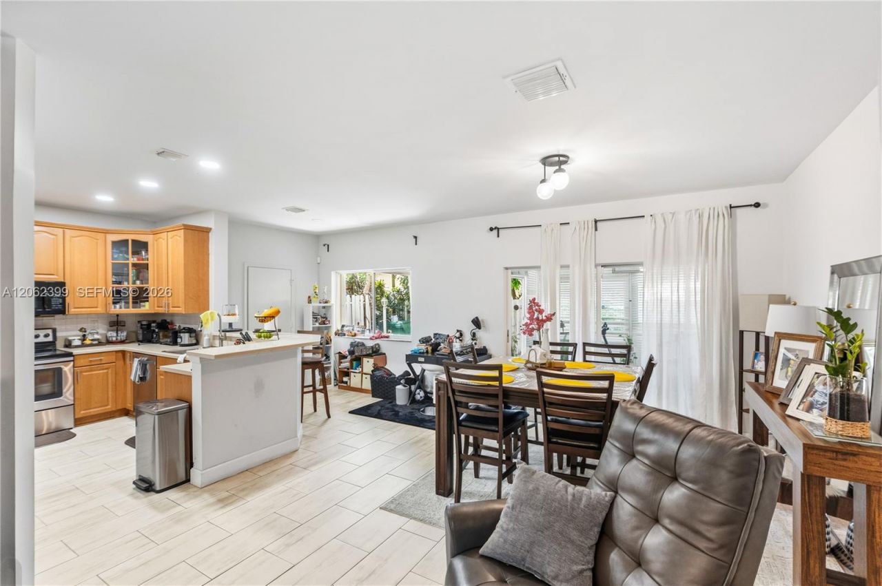 1844 SW 102nd Way , Miramar, FL 33025 Photo