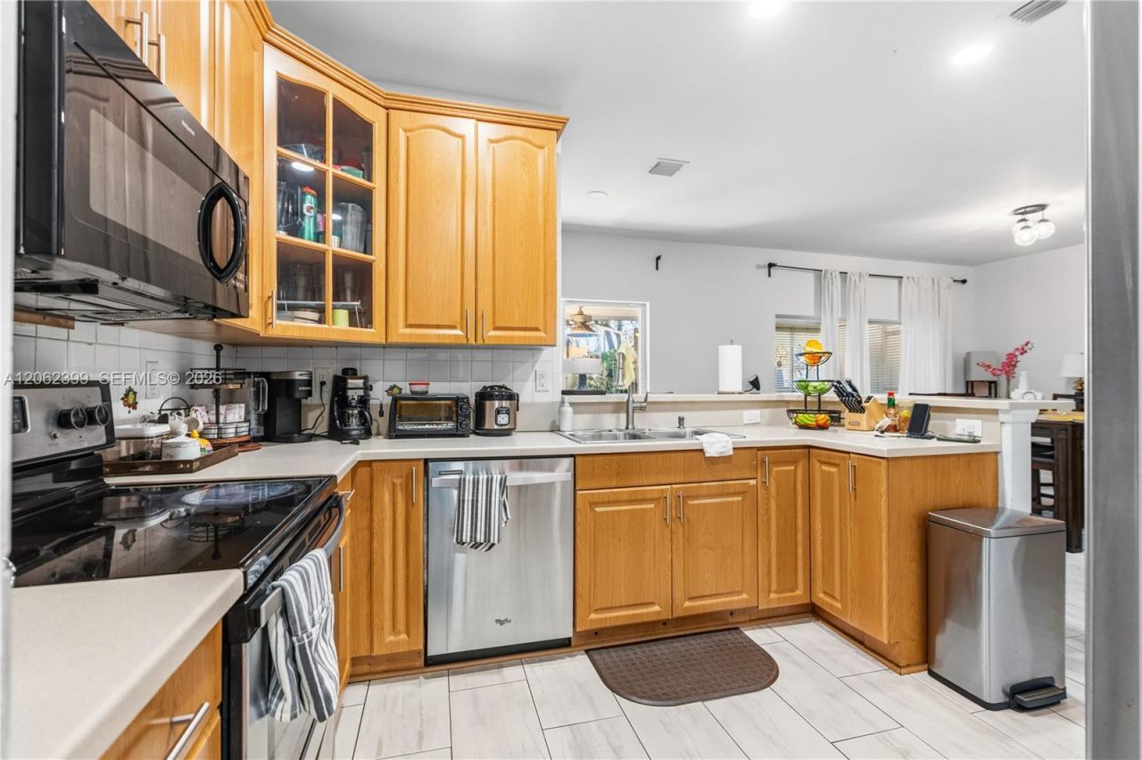 1844 SW 102nd Way , Miramar, FL 33025 Photo