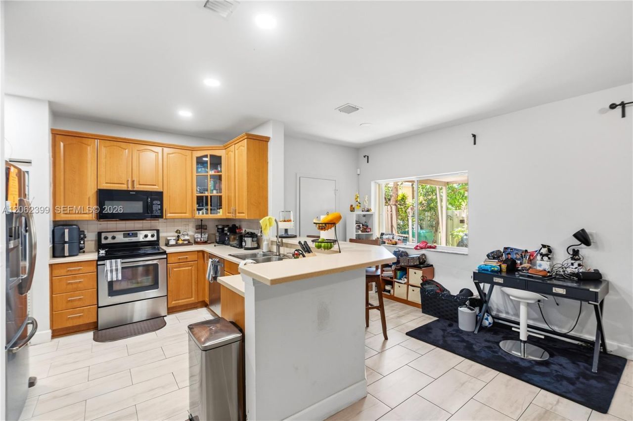 1844 SW 102nd Way , Miramar, FL 33025 Photo