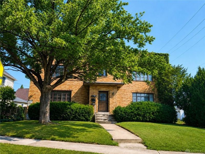19 W Siebenthaler Avenue, Dayton, OH 45405 Photo 1