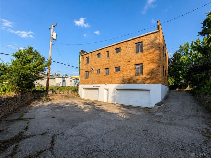 19 W Siebenthaler Avenue, Dayton, OH 45405 Photo 4