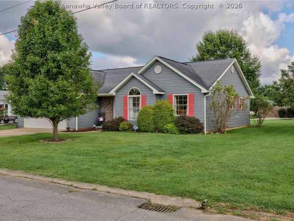 101 Gibbs Street, Ravenswood, WV 26164