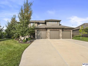 10122 S 124 Street, Papillion, NE 68046