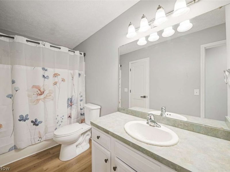 1450 Parkview Drive, Madison, OH 44057 Photo 12